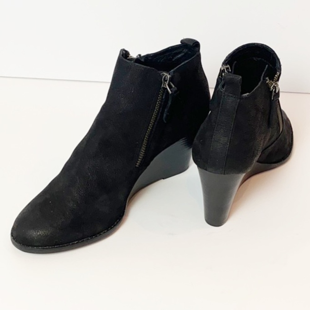 Black Suede Booties 🥾